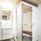 Sauna Smart Fold en el moderno cuarto de baño.