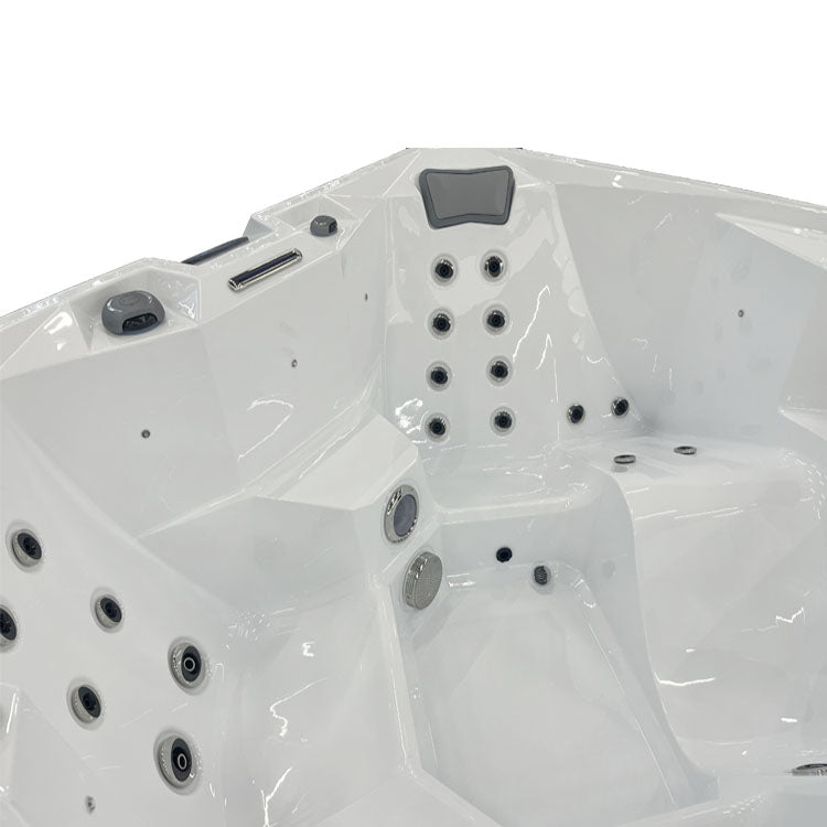 Jacuzzi Hydra 200 hidromasaje compacto y elegante.