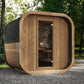 Saunamo Cube 220: moderna sauna de madera con puerta de cristal.