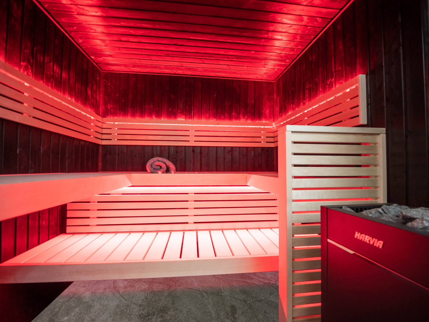 Sauna Fenix con luces LED y pared de cristal