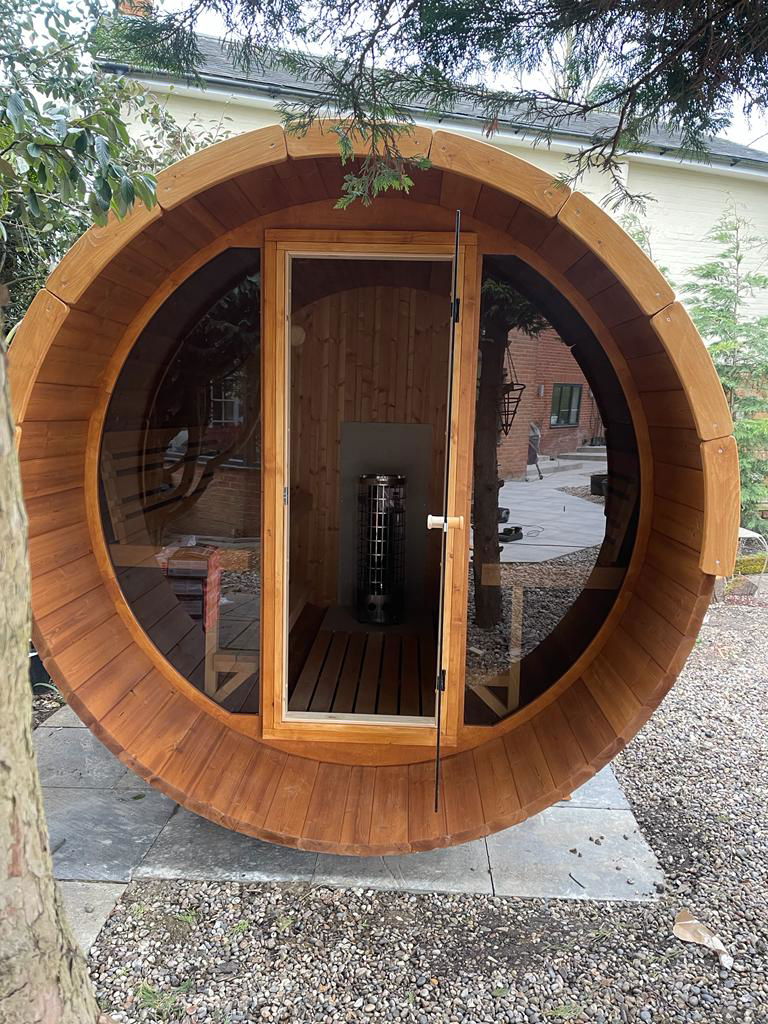 Sauna exterior en forma de barril