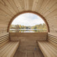 Saunamo Sauna Ergo en una sala con vistas al lago.