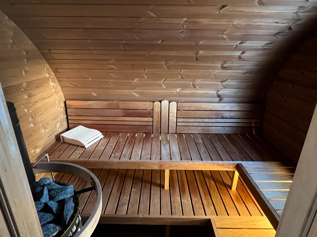 Saunamo Banco de madera en la sauna Hobbit 500