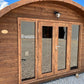 Saunamo Amplia sauna Hobbit 500 con 3 habitaciones y grandes ventanales.